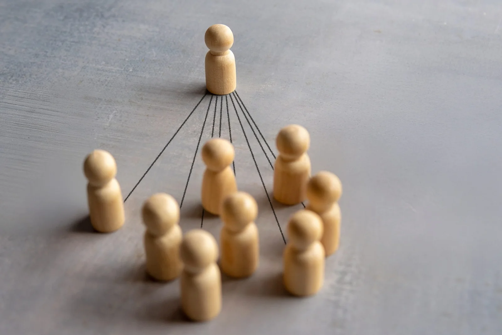 How Private Leadership Coaching Fixes What Performance Reviews Miss